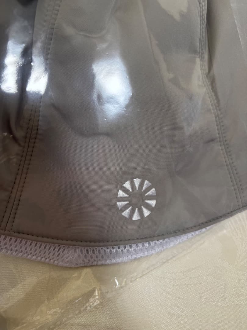 大阪関西万博　会場限定　太陽のつぼみ　サウナハット　シール　グレー　新品未開封