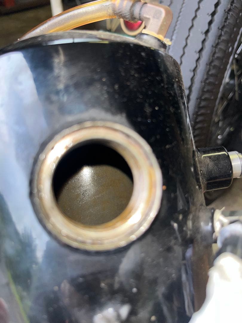 ハーレーオイルタンク