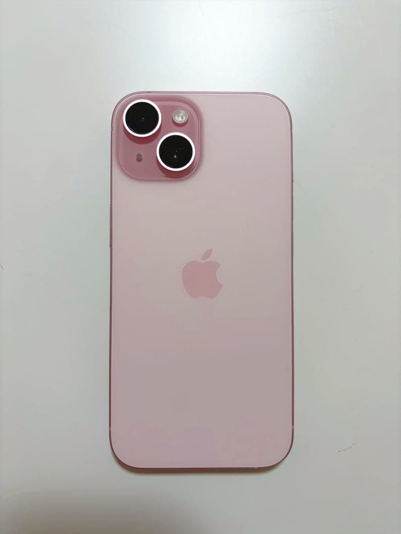 美品　Apple iPhone 15 ピンク 本体　箱、充電コード付き