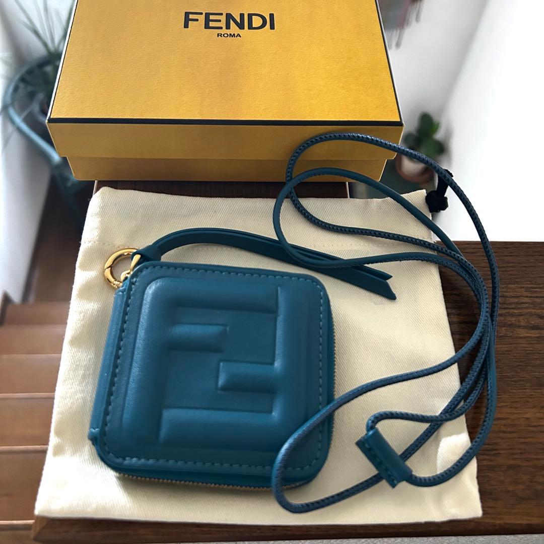FENDI フェンディ FFキューブ ケース レザー ウォレット　財布