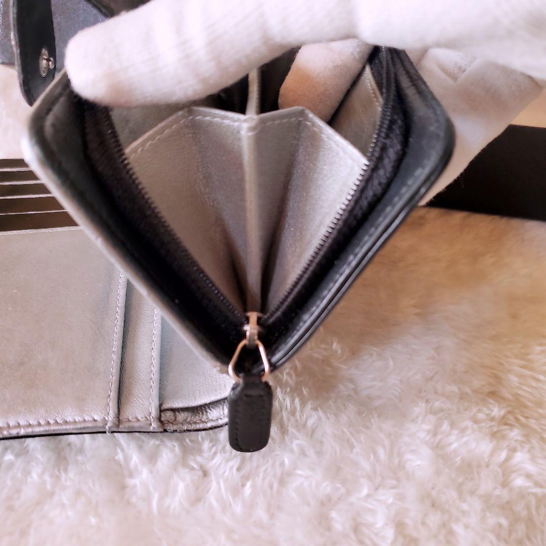 シャネル　CHANEL 財布　二つ折り　折り財布　カメリア