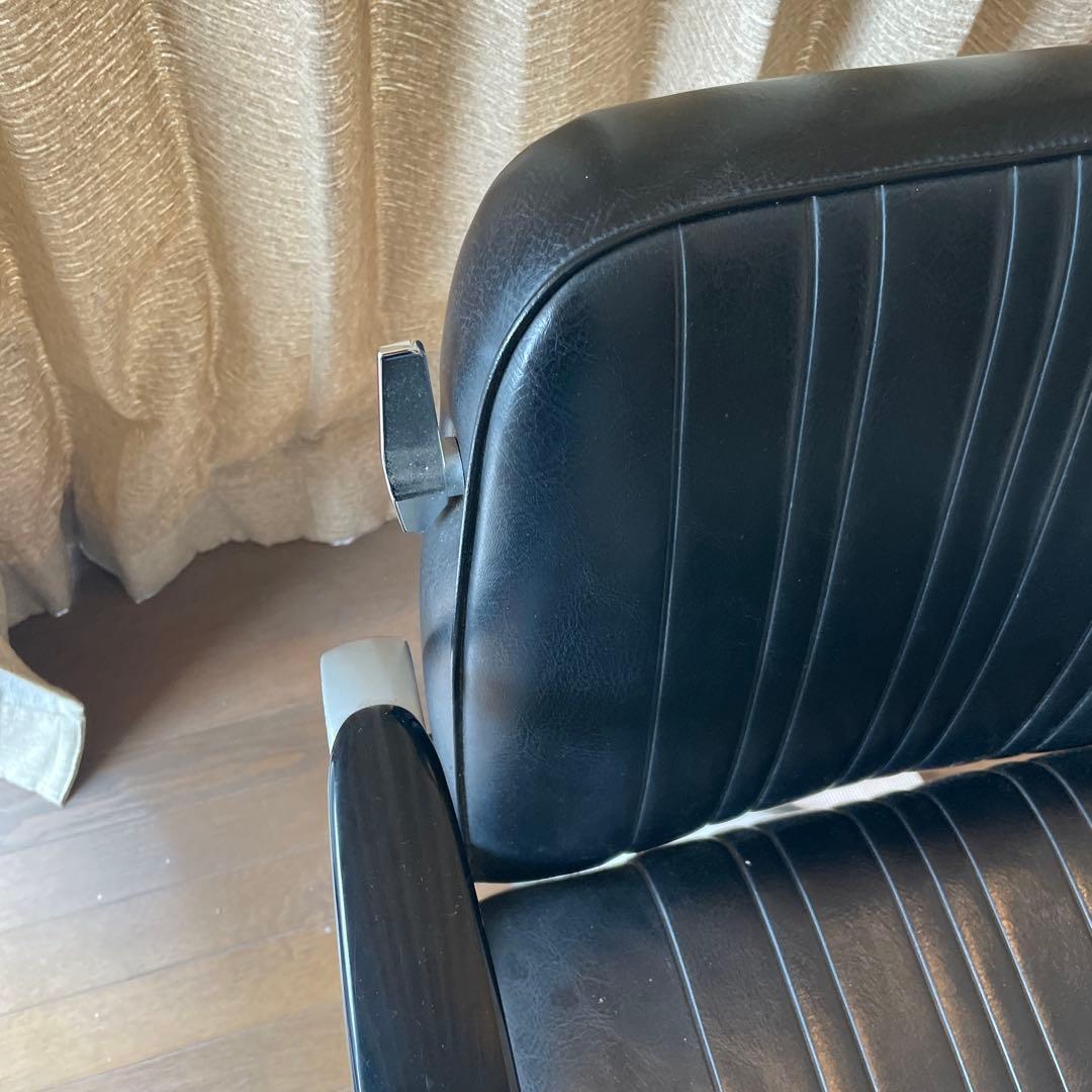 タカラベルモント　理美容椅子 カットチェア　シャンプーチェア　バーバーチェア