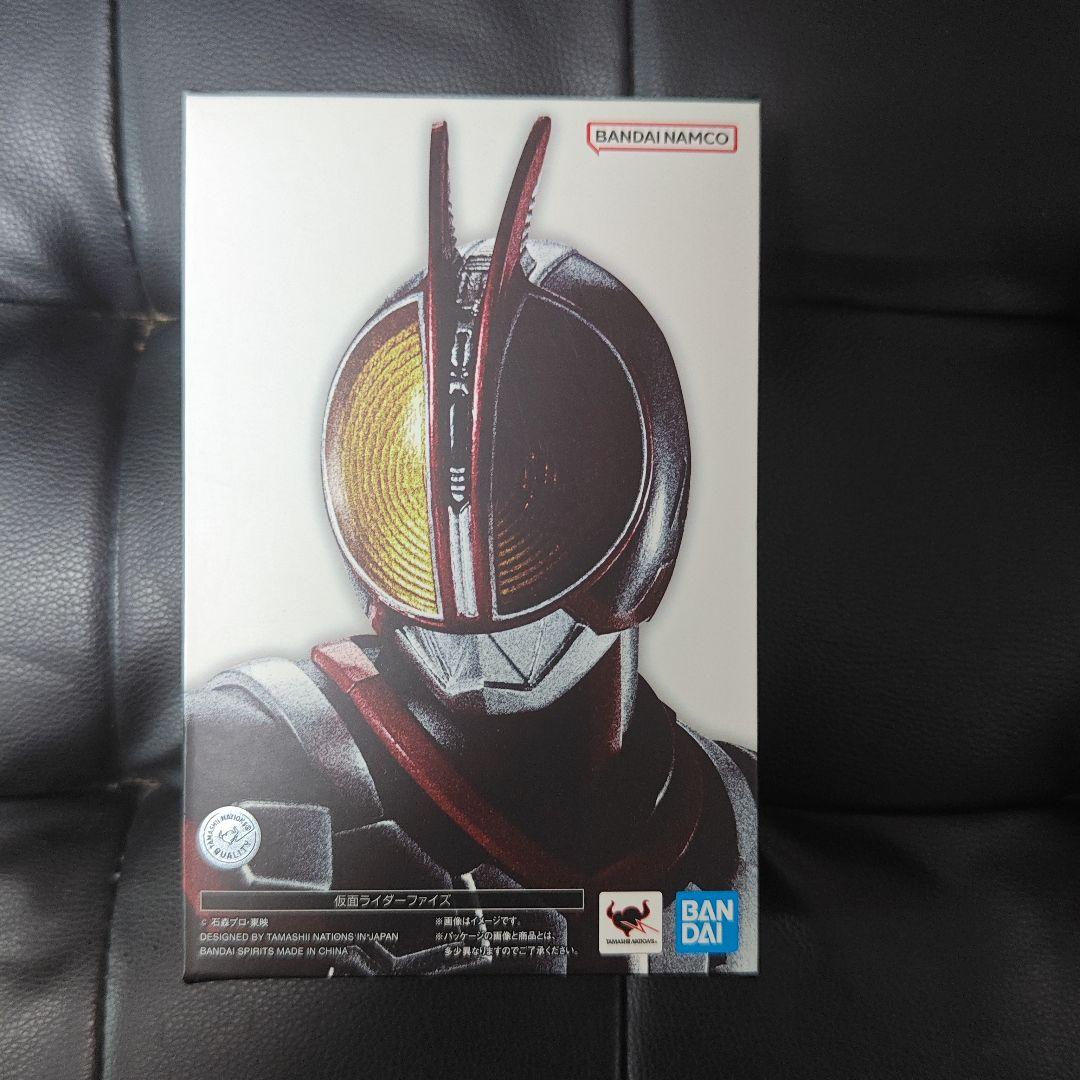 新品未開封 shフィギュアーツ 真骨彫 仮面ライダー555