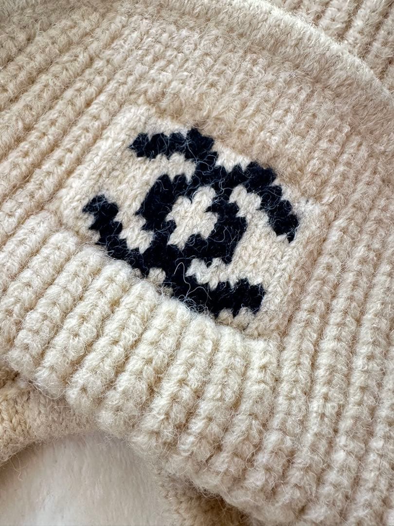 CHANELロゴ アイボリー ニット帽