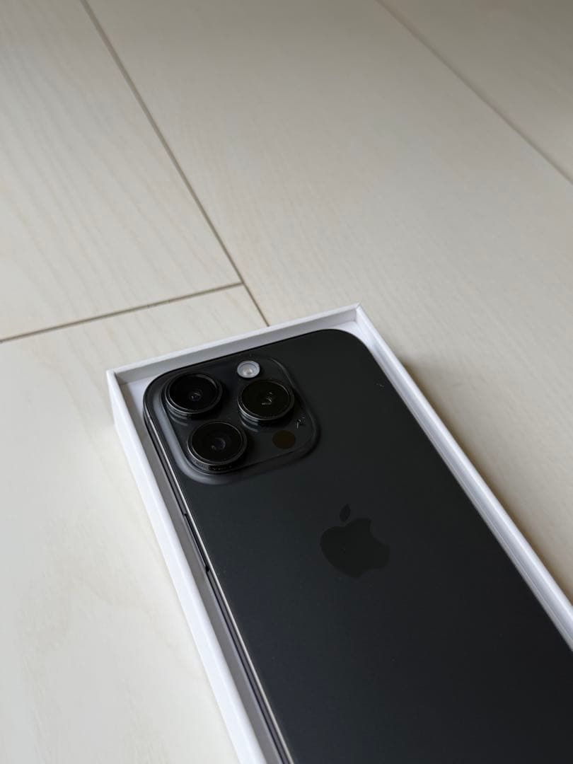 スマートフォン本体 iPhone 15 Pro, Black Titanium, 256GB