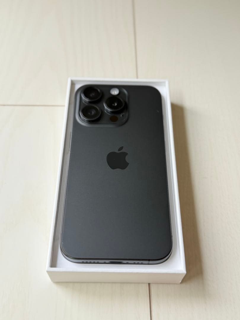 スマートフォン本体 iPhone 15 Pro, Black Titanium, 256GB