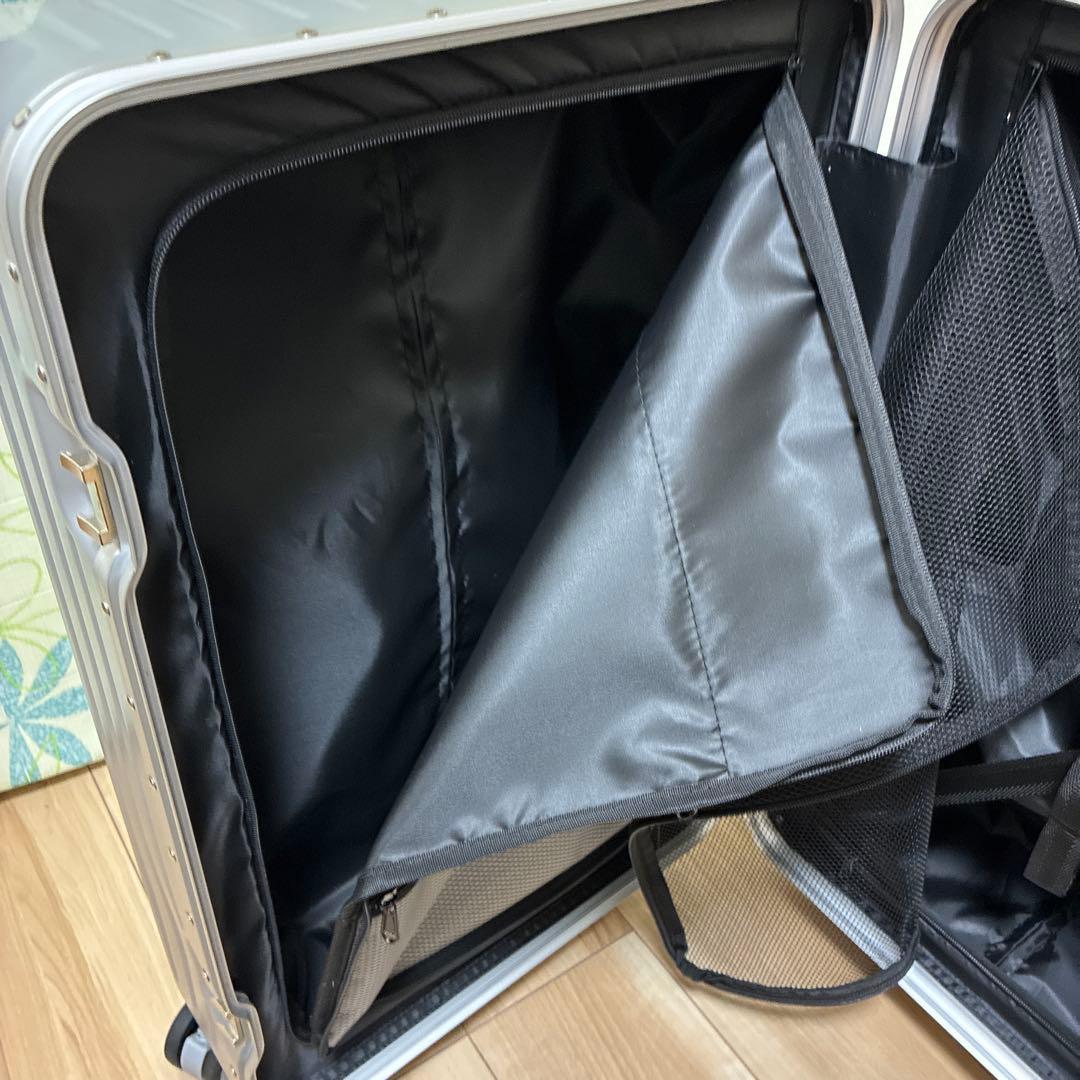 【未使用品】スーツケース　アルミフレーム　８５Ｌ