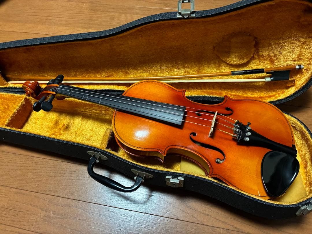 スズキ バイオリン☆ sugito 弓☆ケース・肩当て付き　あきのしん