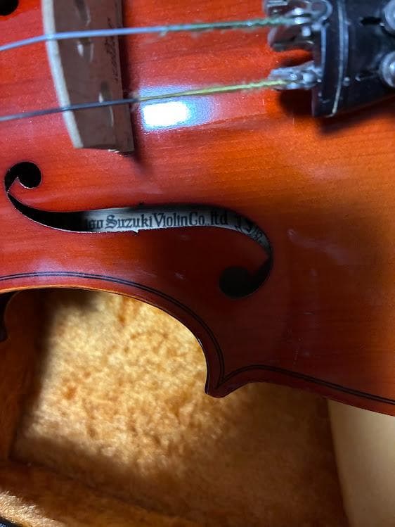 スズキ バイオリン☆ sugito 弓☆ケース・肩当て付き　あきのしん