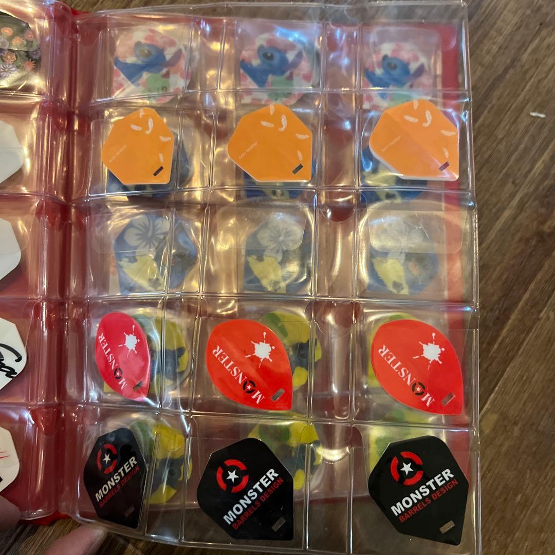 ダーツフライトセット 赤い収納ケース付き