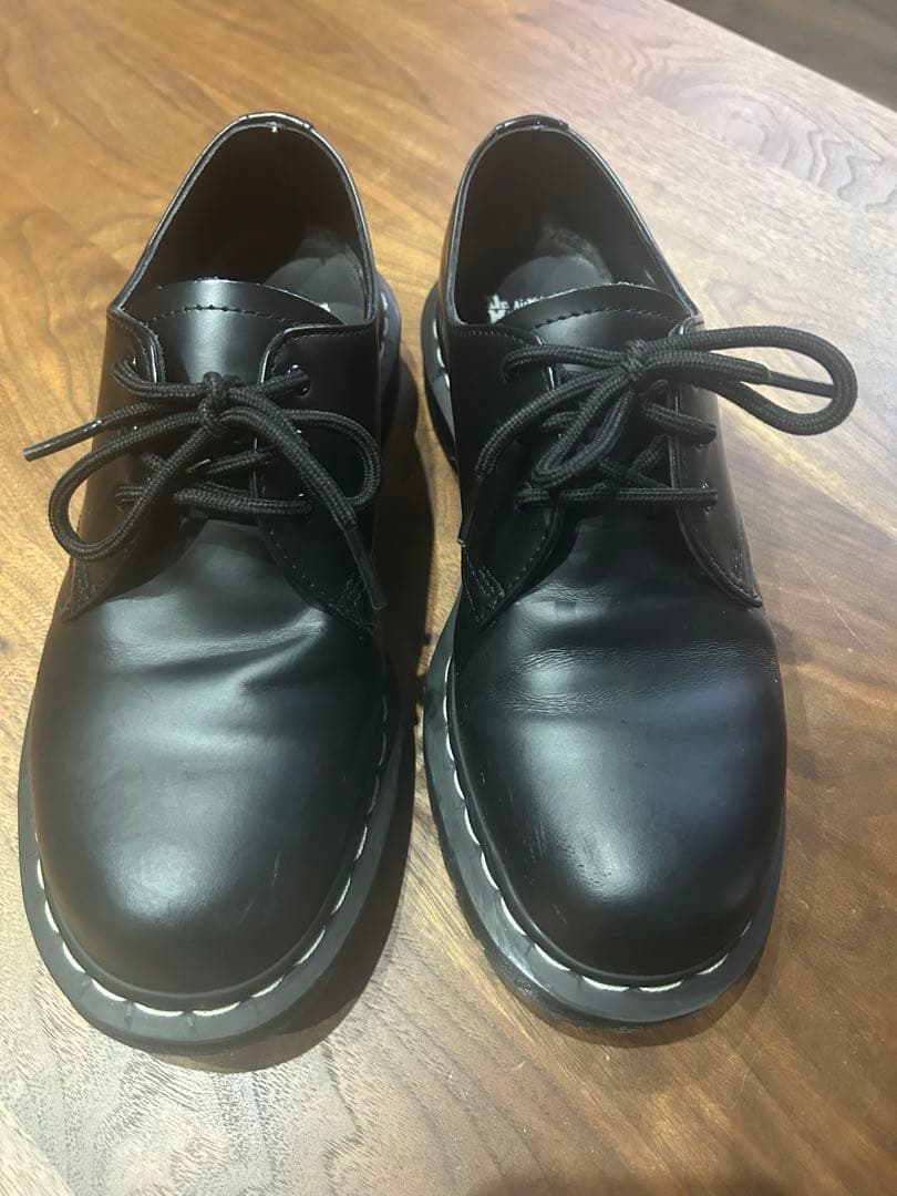 ドクターマーチン 3ホール　白ステッチ ブラック