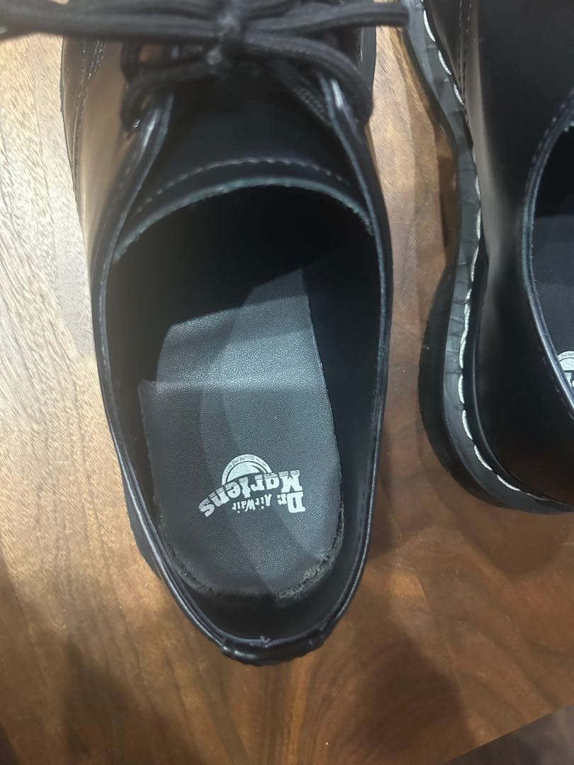 ドクターマーチン 3ホール　白ステッチ ブラック