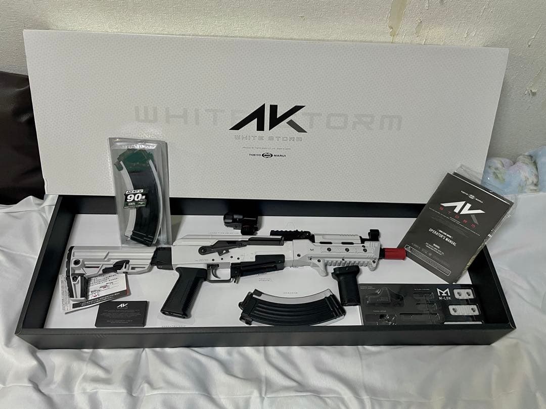 送料込み　東京マルイ　AKホワイトストーム 次世代電動ガン