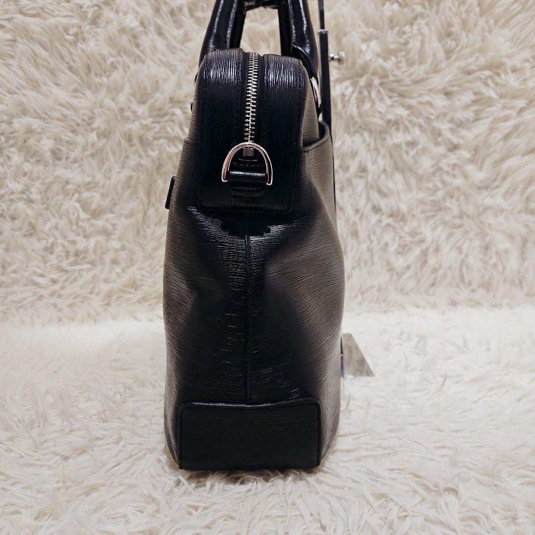 美品 ペッレモルビダ ビジネスバッグ キャピターノ ウェーブレザー PC 黒