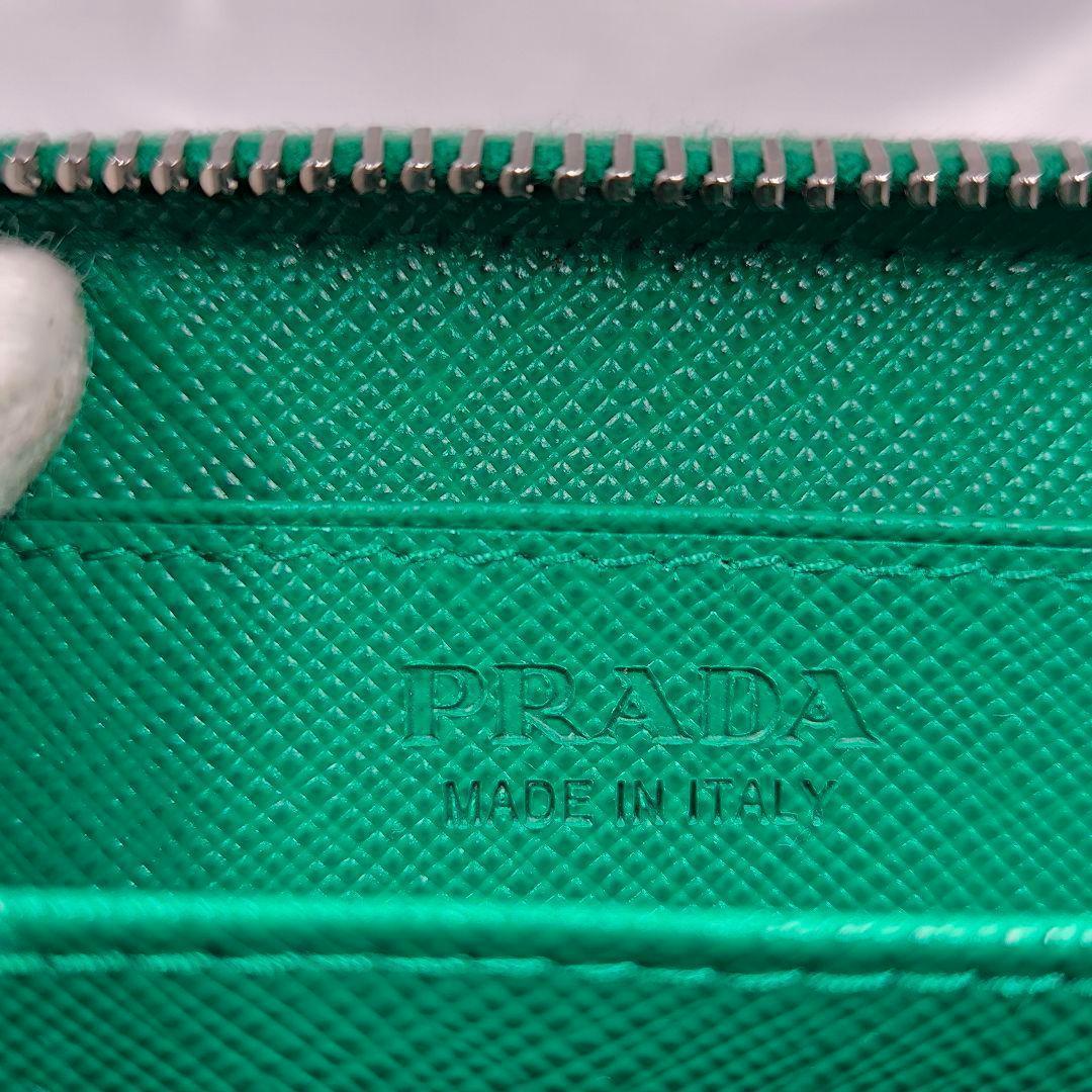 未使用保管品【PRADA】ケース サフィアーノ 三角ロゴ グリーン 現行