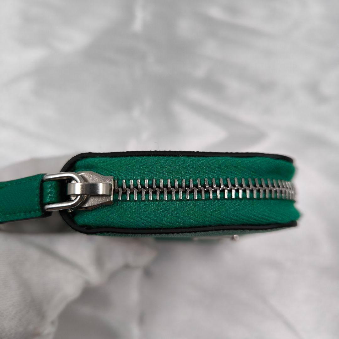 未使用保管品【PRADA】ケース サフィアーノ 三角ロゴ グリーン 現行