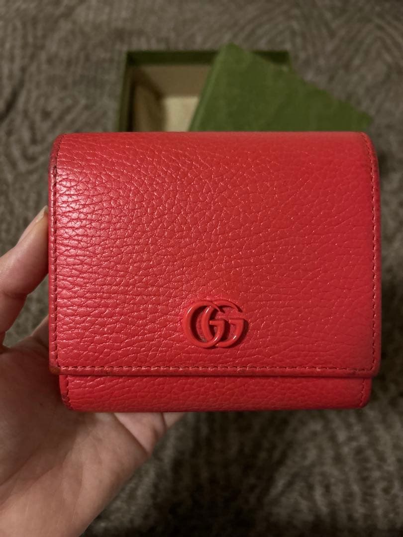 GUCCI 限定カラー ピンク 二つ折財布