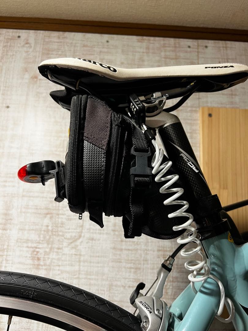 ぽ*た様 【希少な美品】Bianchi carbonロードバイク（C2C Nir