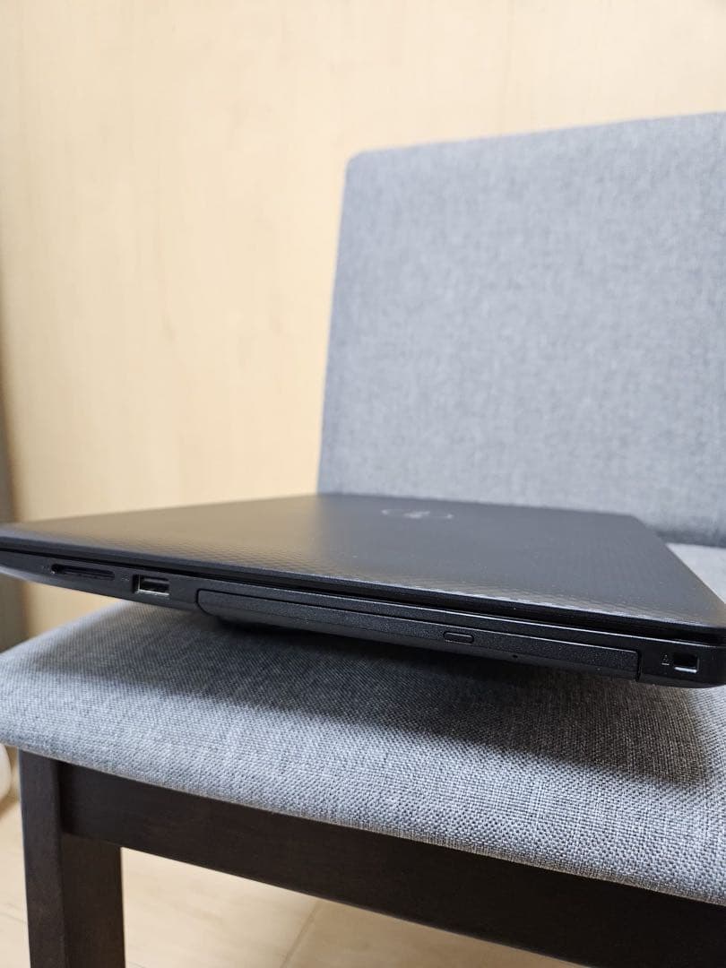 DELL Inspiron 3593 i7 第10世代 SSD240GB