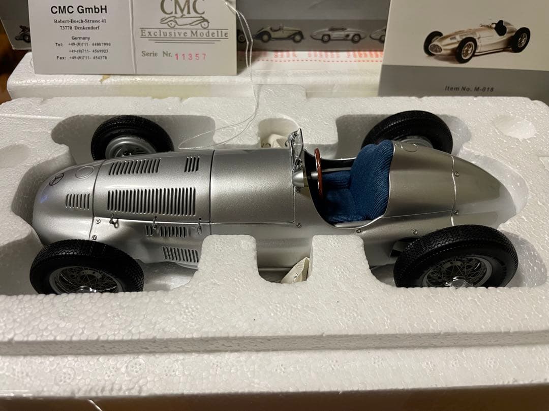 価格変更1/18 CMC メルセデス・ベンツW165 1939年 未展示品