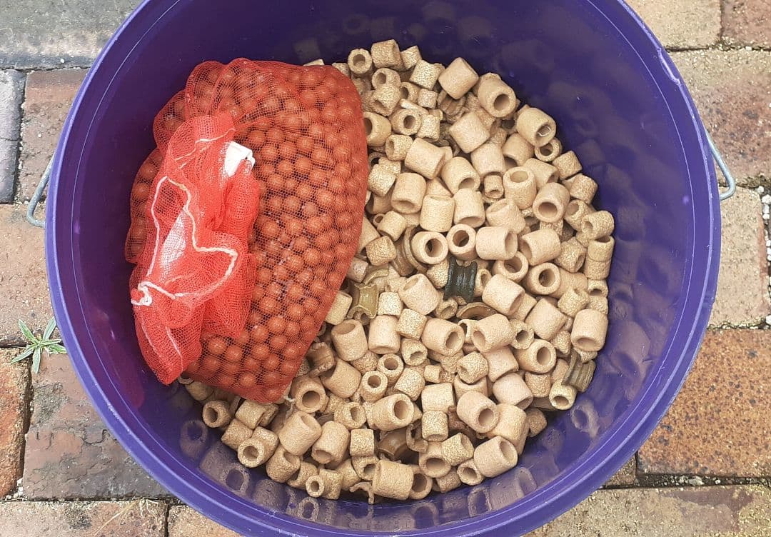 D*4様 ろ過槽 3層　塩ビ ウールボックス付き ろ材付き　中古