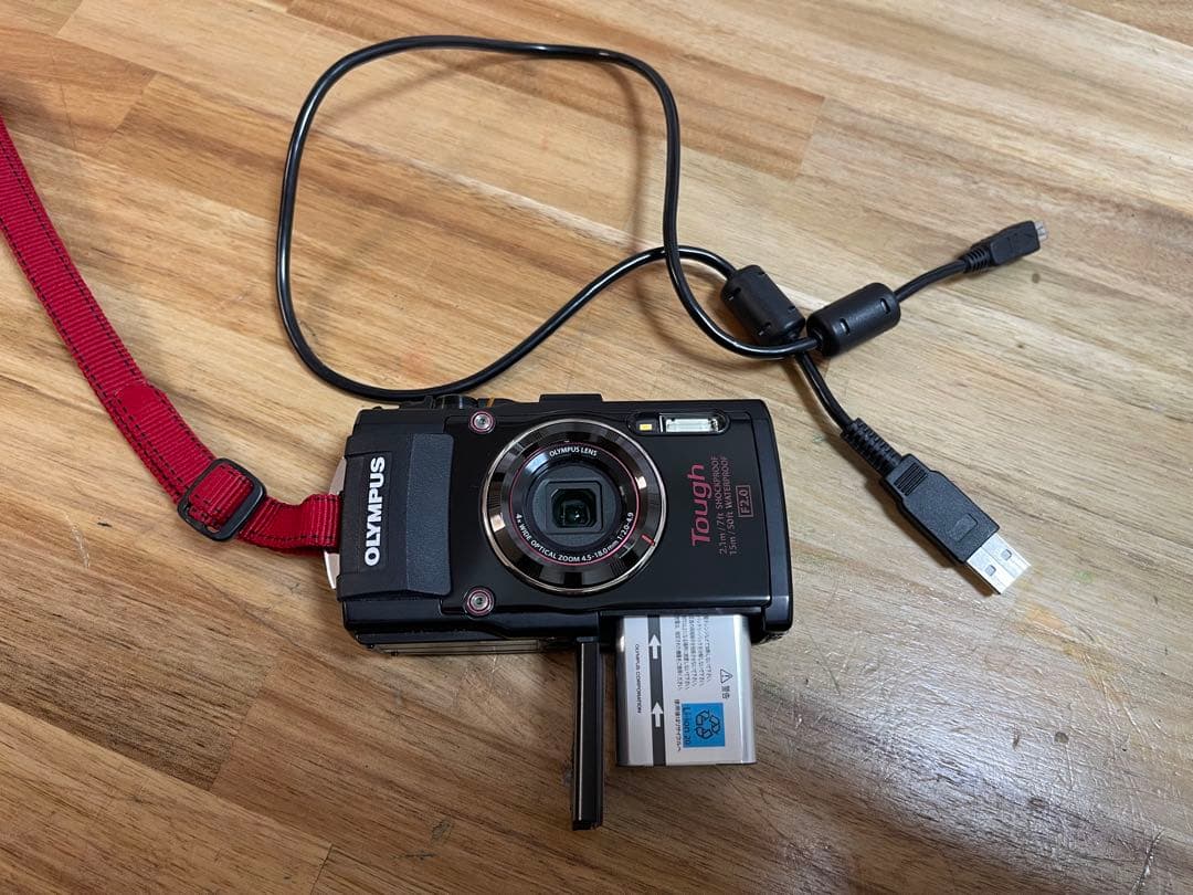 OLYMPUS Tough TG-4 オリンパス　デジタルカメラ