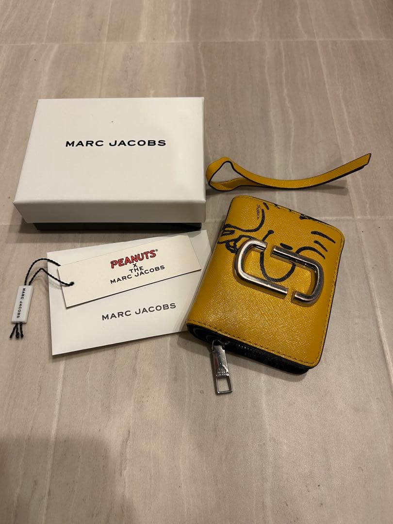 MARC JACOBS PEANUTS 二つ折り財布
