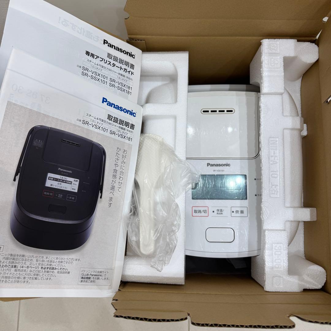美品 Panasonic 炊飯器5.5合 SR-VSX101-W 2022年製
