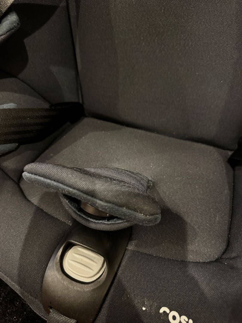 マキシコシ　アクシスフィックスプラス チャイルドシート