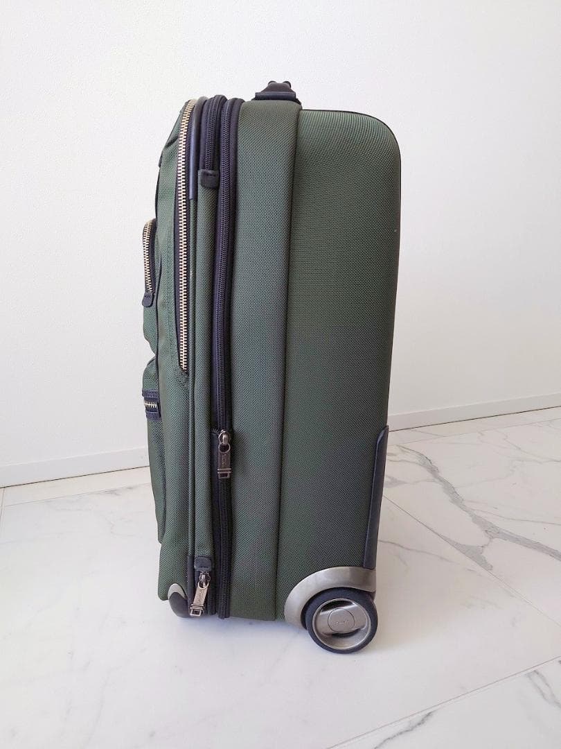 【美品】TUMI アルファブラボー 2輪キャリーバッグ 機内持ち込み可