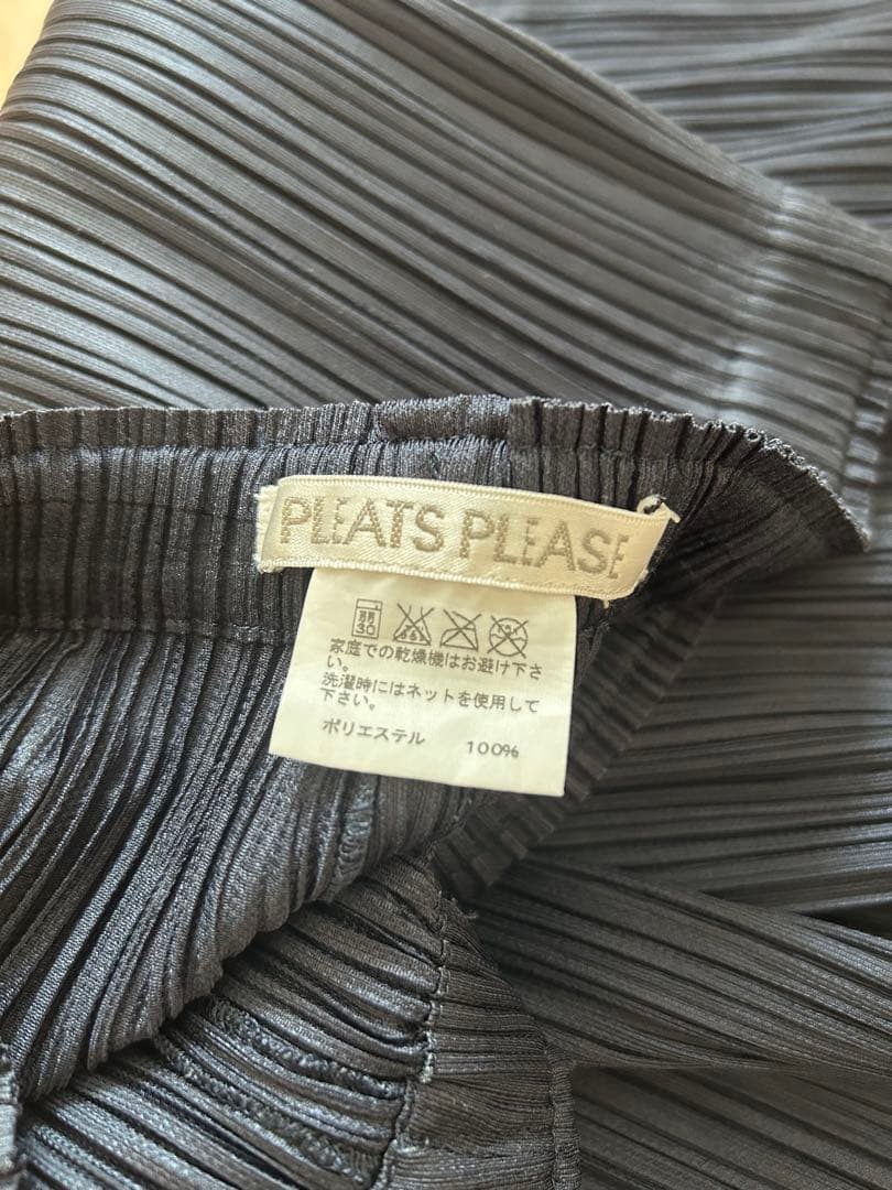 ［美品］プリーツプリーズ　ネイビーガウチョパンツ