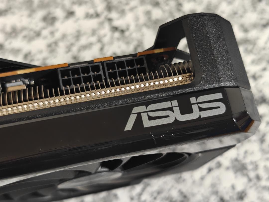 グラフィックボード・グラボ・ビデオカード ASUS Radeon RX 7800 XT OC Edition 16GB