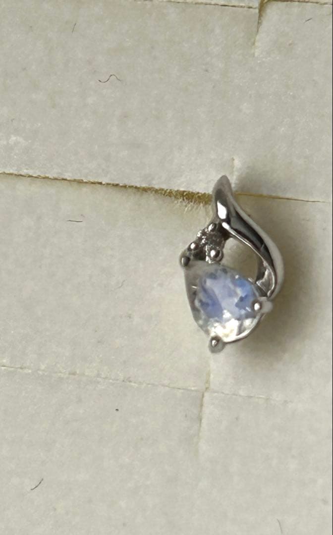 4℃ K18WG ダイヤ　ピアス