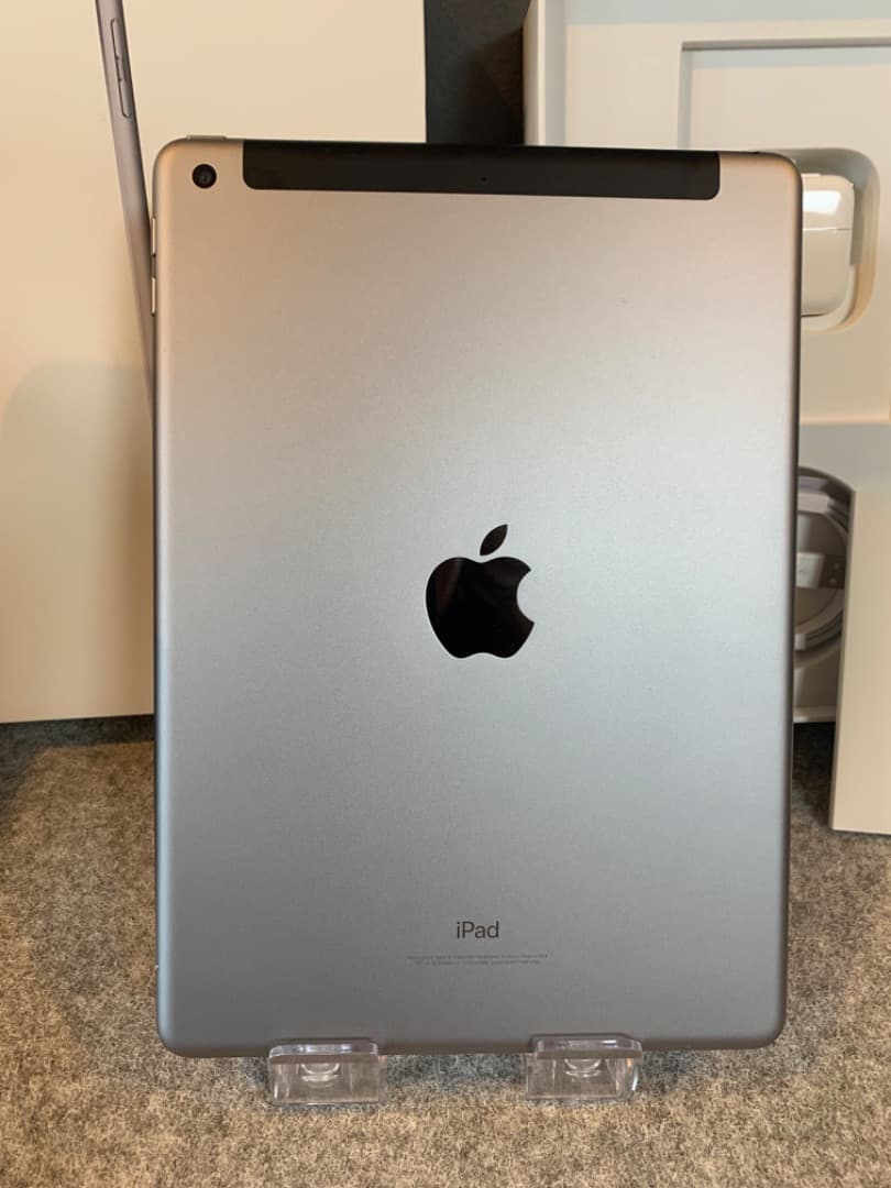 超美品 SIMフリー iPad 第6世代 32GB Wi-Fi+Cellular