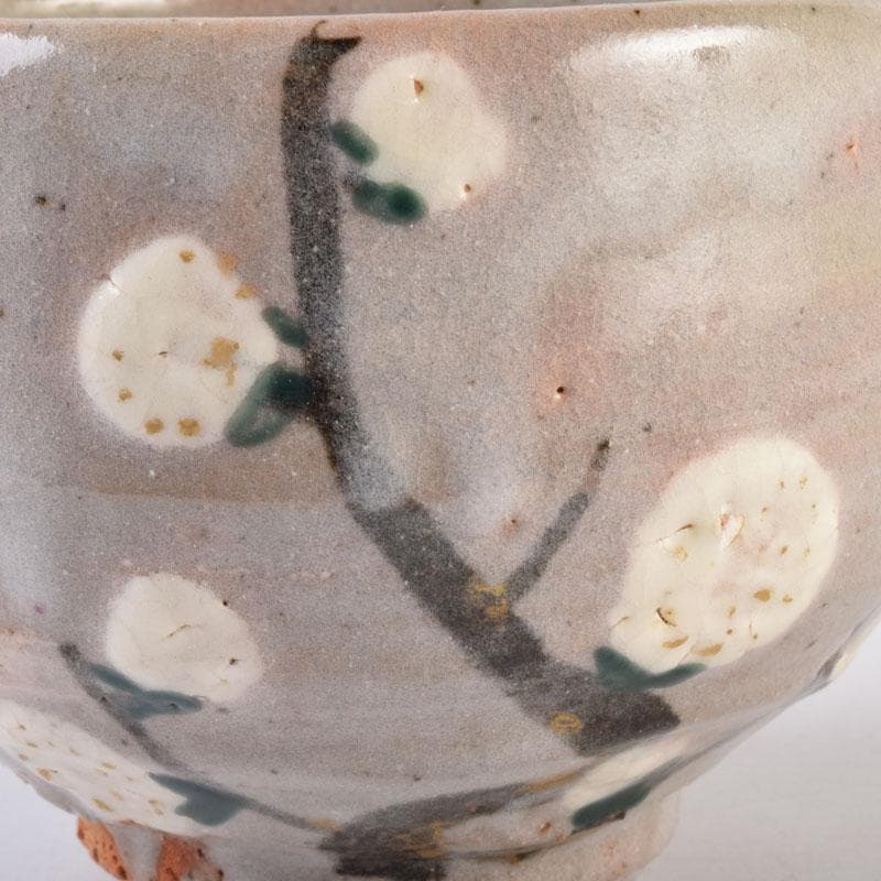 茶道具　虎渓山　水月窯造　色絵　紅白梅文　茶碗　共箱　C　8492