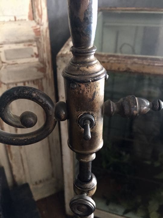 フランス  希少  貴族のスタンドランプ