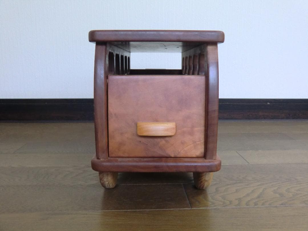 238新品・未使用　木のおもちゃ　手作り木製自動車 バス　木製玩具　乗用玩具