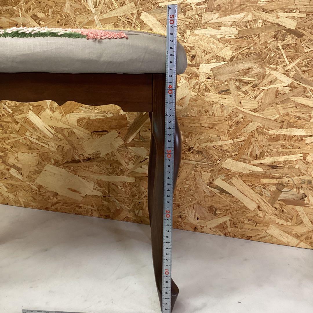 刺繍付き　アンティーク　ブラウン　猫足　スツール　刺繍　椅子　レトロ（I-22）