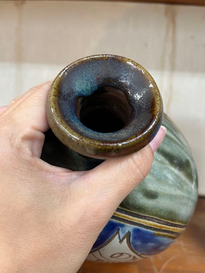 魚模様の陶器花瓶　金城敏幸　やちむん