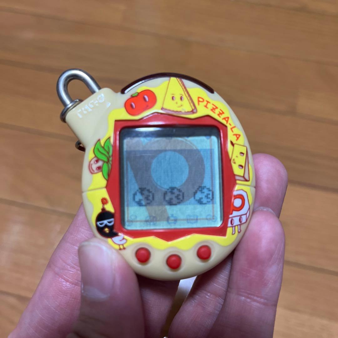 ふぁみりーイロイロ たまごっちプラス　ピザーラくんとトッピングス