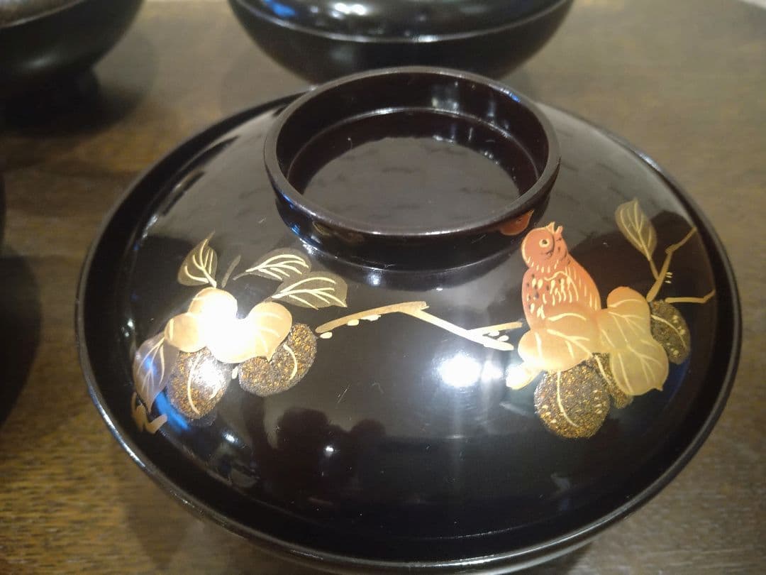 金箔装飾の黒漆塗りお椀4個セット