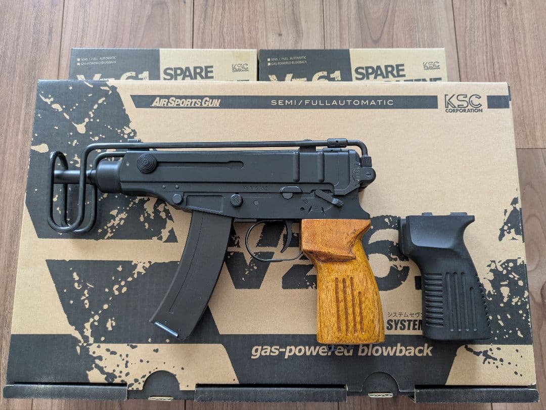 【最終価格!!】KSC Vz61 スコーピオン GBB ※予備マガジン２本付き