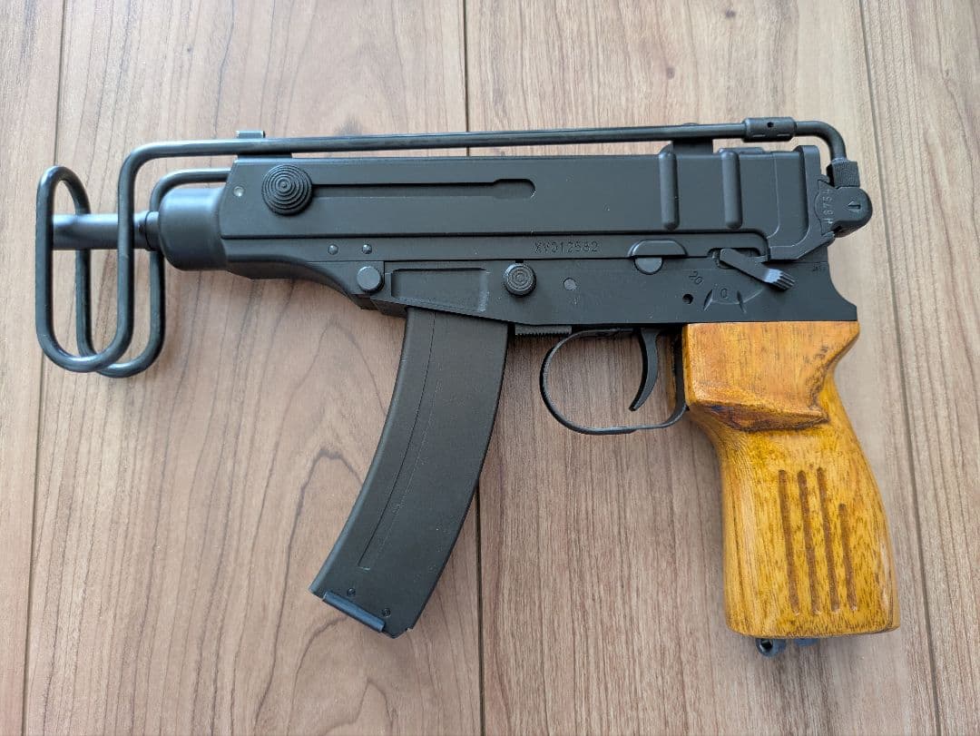 【最終価格!!】KSC Vz61 スコーピオン GBB ※予備マガジン２本付き