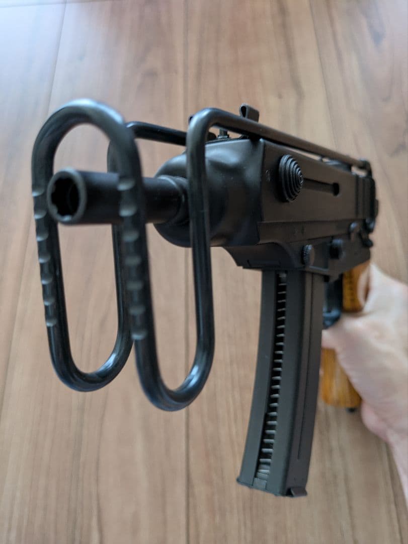 【最終価格!!】KSC Vz61 スコーピオン GBB ※予備マガジン２本付き