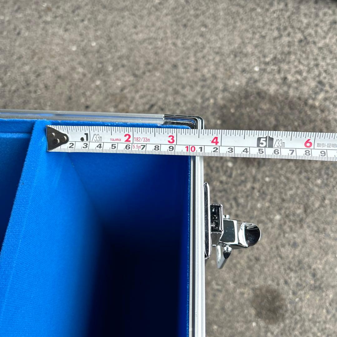 アルミ製シルバーケース 鍵付き　ポータブルアンプ用