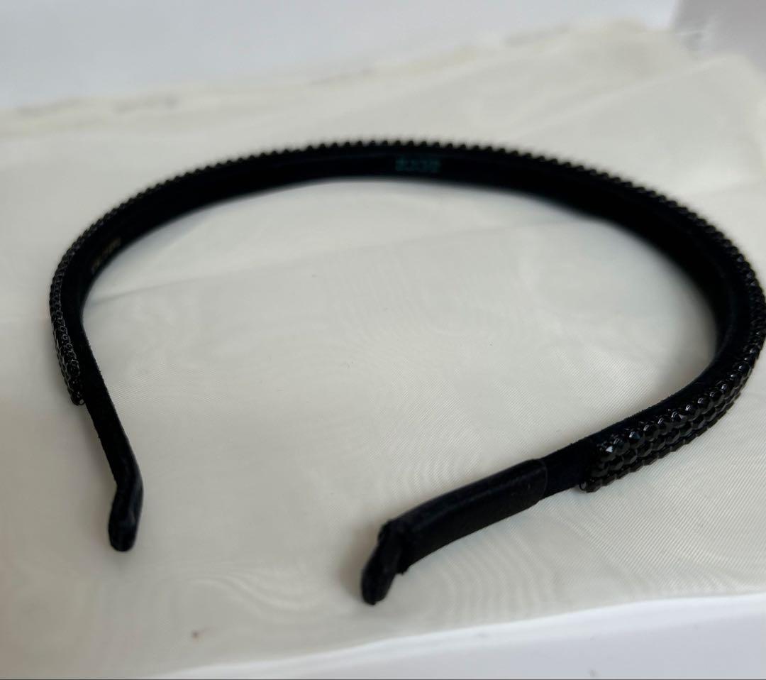 accaアッカ スワロフスキーカチューシャ黒