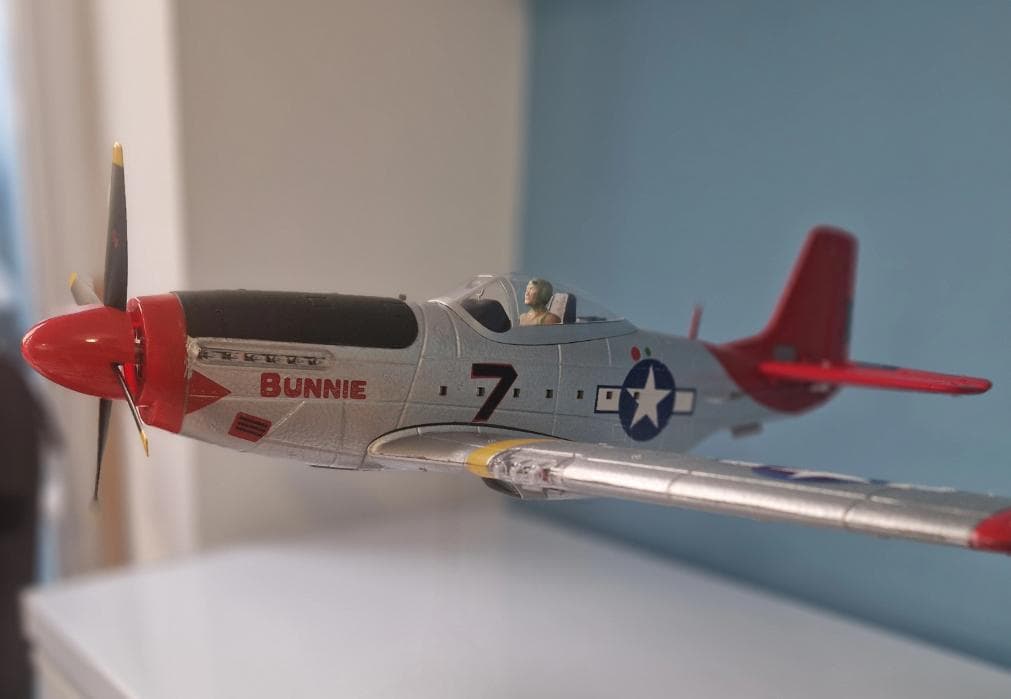 WLtoys XK A280 RC 飛行機 2.4 グラム 4CH P51