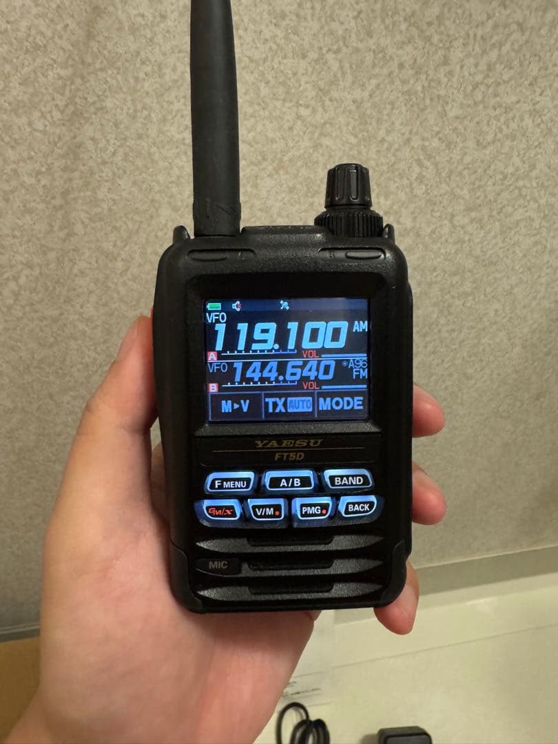 YAESU FT5D ハンディ　アマチュア無線機　中古