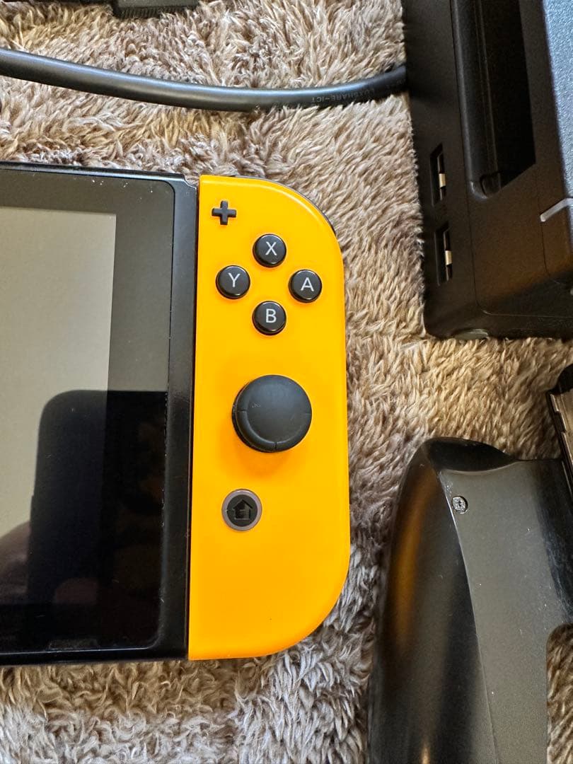 Nintendo Switch 本体 ピンクと黄色のJoy-Con