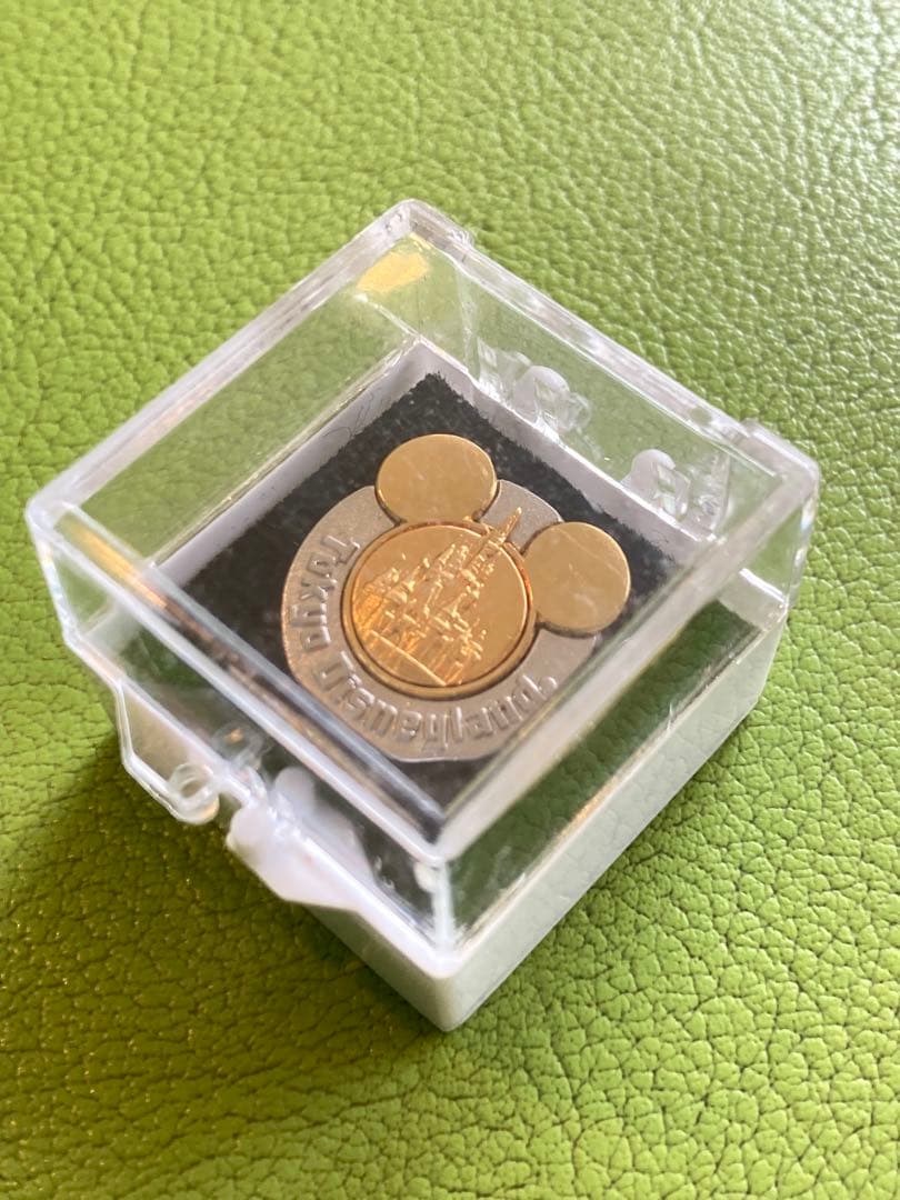 激レア　非売品　 東京ディズニーランド 関係者 限定 シンデレラ城 ピンバッジ